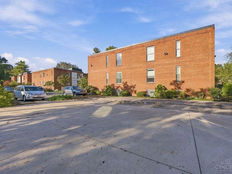 3825 Petoskey Avenue, Unit 31, Mariemont, OH 45227 Photo 40