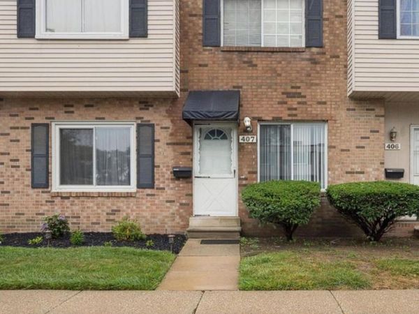 407 Estrada Drive, Belleville, MI 48111
