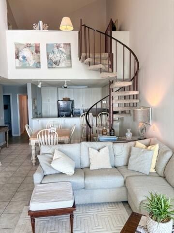 9002 Palmetto Drive Photo 4