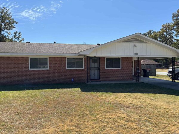 1620 W 32nd Avenue, Pine Bluff, AR 71603