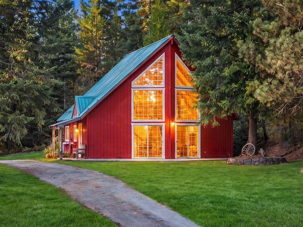 4383A Gardenspot Rd, Clayton, WA 99110