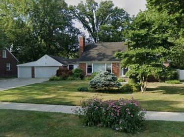 20308 Woodland Street, Harper Woods, Mi 48225