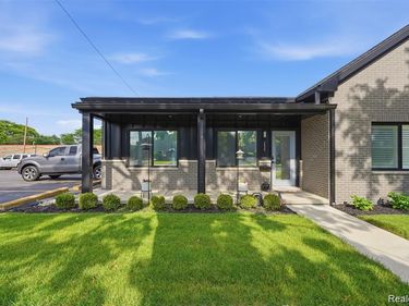 2535 Biddle Avenue , Wyandotte, Mi 48192