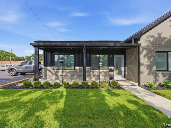 2535 Biddle Avenue , Wyandotte, Mi 48192
