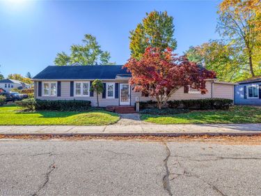 339 N Castell Avenue, Rochester, Mi 48307