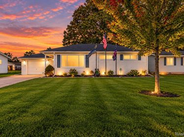 26650 Emma Avenue, Flat Rock, Mi 48134