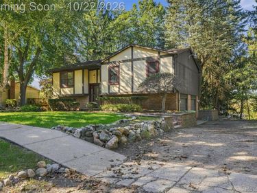 815 Union Street, Milford Village, Mi 48381
