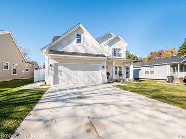 3350 Rockhaven Avenue, Rochester Hills, Mi 48309