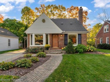 32210 Arlington Drive, Beverly Hills Village, Mi 48025