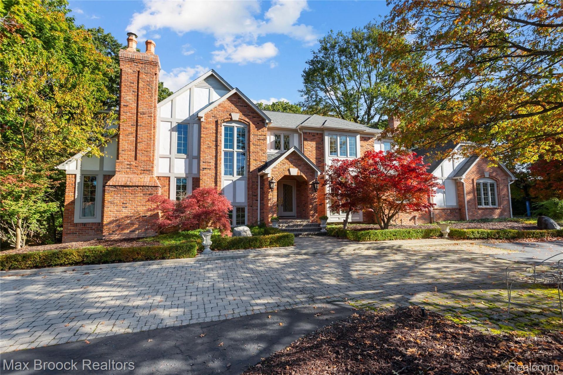 265 Charing Cross Court, Bloomfield Hills, Mi 48304 Main Photo