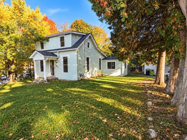201 4th Street , Fenton, Mi 48430