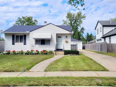 2400 Oxford Road , Berkley, Mi 48072
