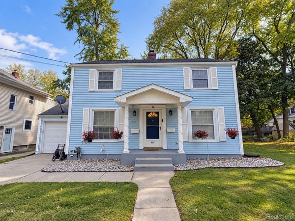 825 N Francis Avenue , Lansing, Mi 48912