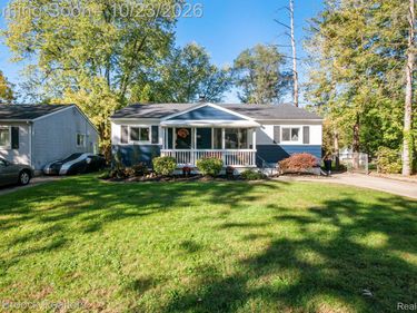 18497 Wakenden, Redford Township, Mi 48240