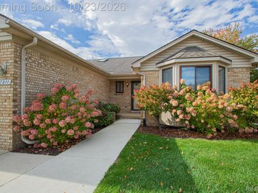 57211 White Oaks Drive, Washington Township, Mi 48094