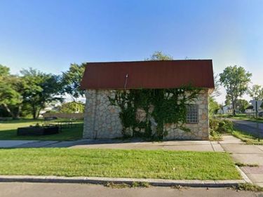 9600 Woodlawn Street, Detroit, Mi 48213