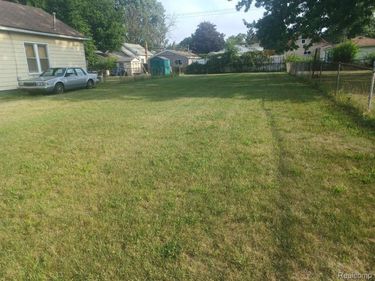 1147 E Granet Avenue , Hazel Park, Mi 48030