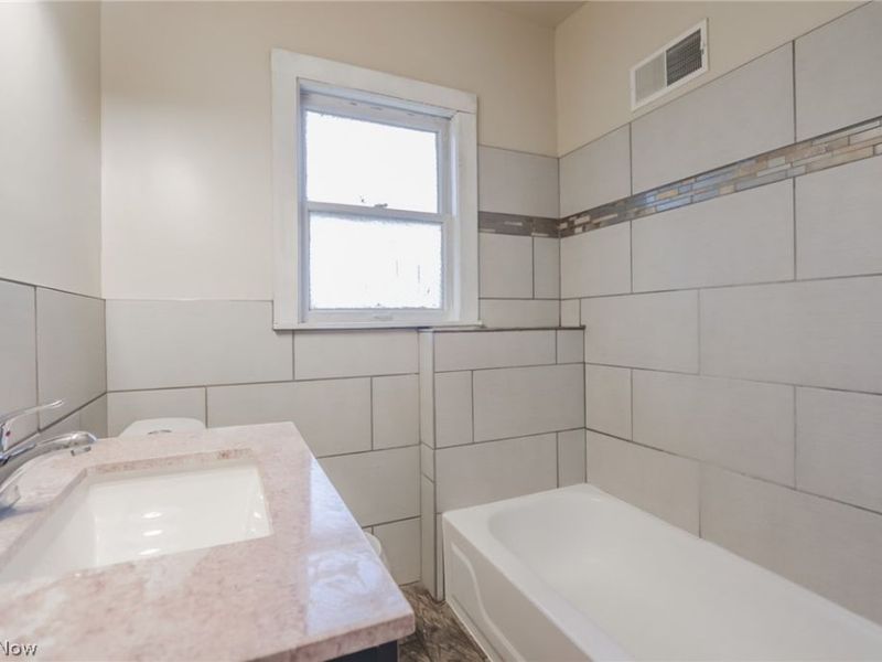 10709 Eliot Avenue, Unit UP, Cleveland, OH 44104 Photo 14