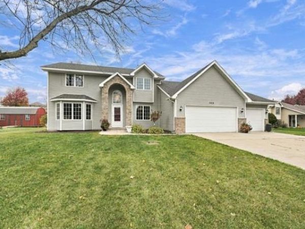 508 Lady Slipper Avenue NE, New Prague, MN 56071