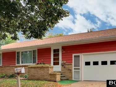 325 E 11th Street, Fremont, NE 68025