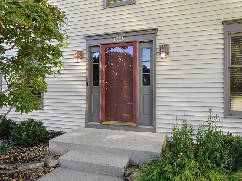 3909 Driscoll Court, Dublin, OH 43016 Photo 2