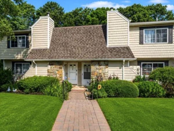 186 Lake Point Circle cir , Unit 186, Middle Island, NY 11953