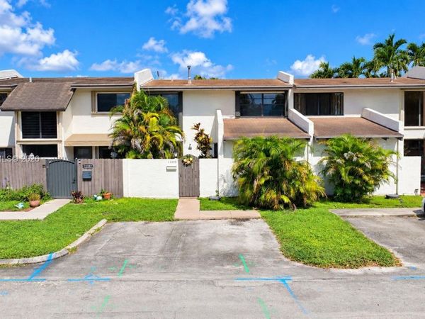 11335 SW 71st Ln , Miami, FL 33173