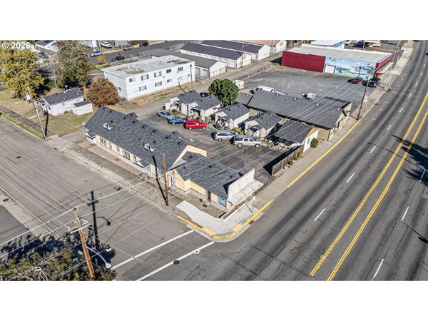 924 MAIN ST, Sweet Home, OR 97386
