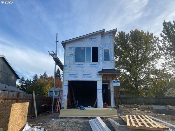516 E 10th ST, Newberg, OR 97132