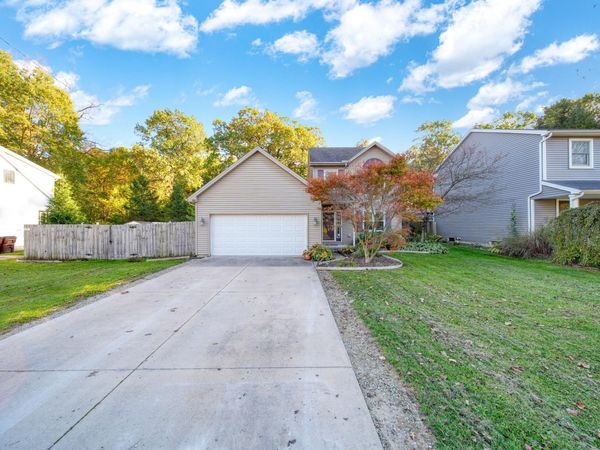 2407 Oakdale Avenue, Temperance, MI 48182