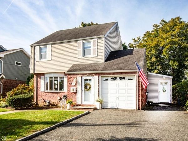 603 Fairlawn Pkwy, Saddle Brook, NJ 07663