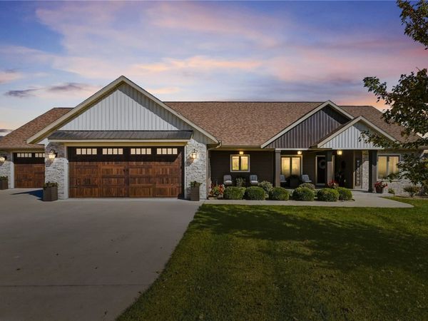 9125 Forest Chapel Road, Anamosa, IA 52205