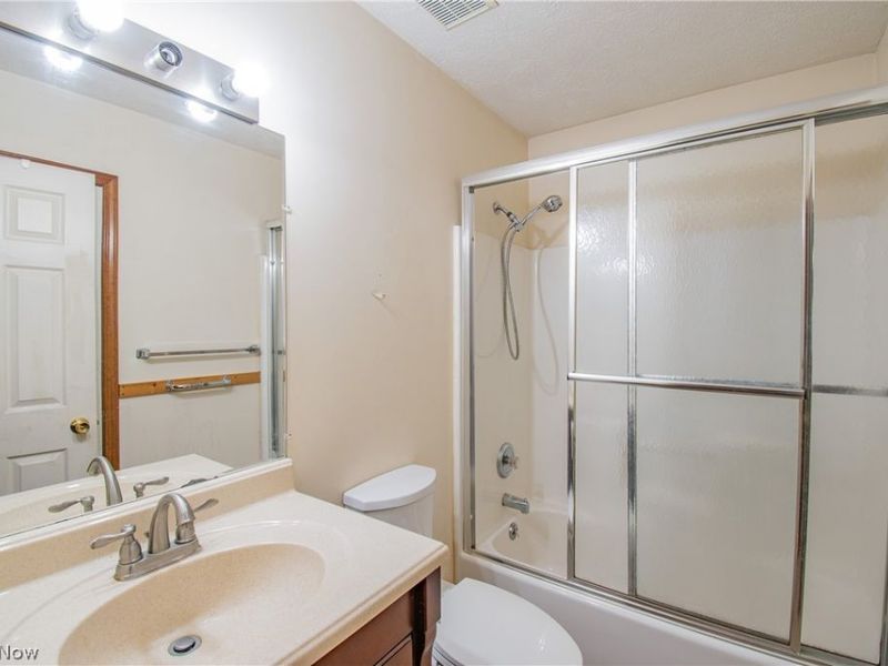 5008 Pine Point, Stow, OH 44224 Photo 12