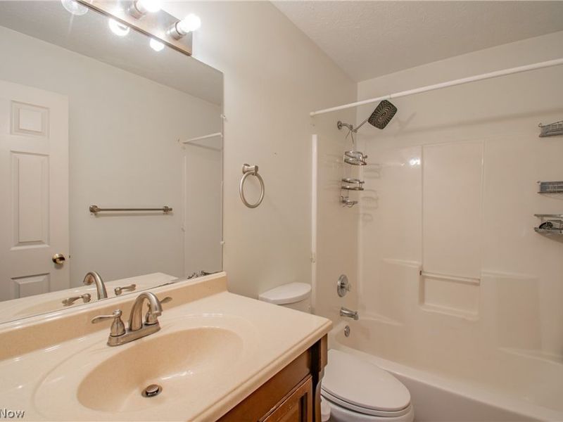 5008 Pine Point, Stow, OH 44224 Photo 23