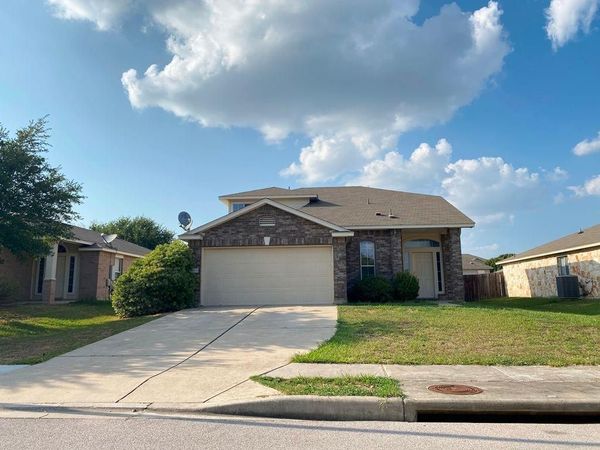 1005 Gentry DR , Leander, TX 78641