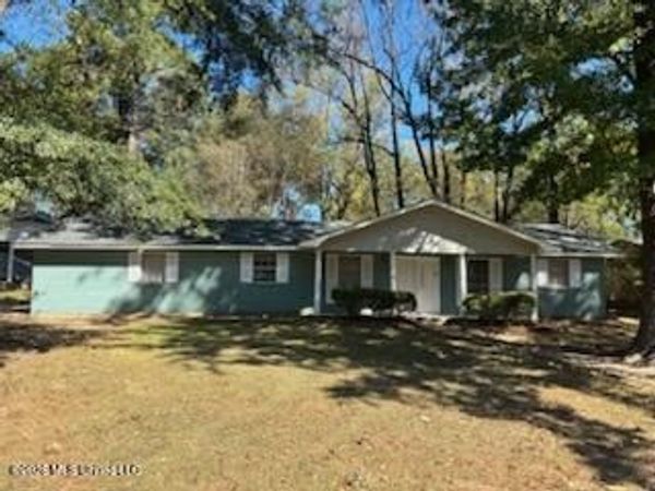 3056 Suncrest Drive, Jackson, MS 39212