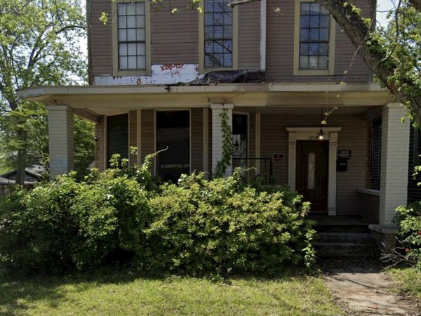 1218 East Avenue, Vicksburg, MS 39180