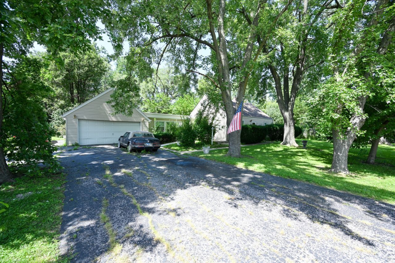 424 N Poplar Avenue, Wood Dale, IL 60191 Main Photo