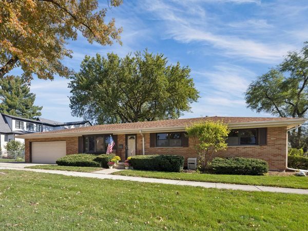 303 E Butterfield Road , Elmhurst, IL 60126