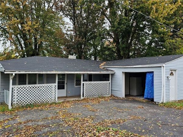 4687 E Lake Road , Wilson, NY 14172