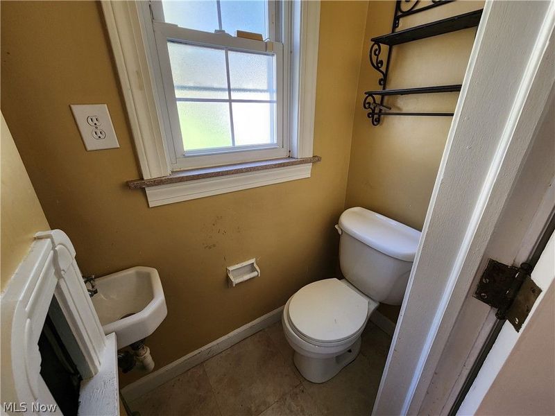 214 Maywood Drive, Youngstown, OH 44512 Photo 16