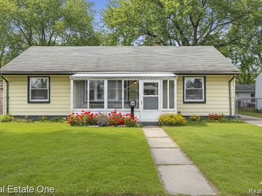 26641 Ridgemont Street , Roseville, Mi 48066