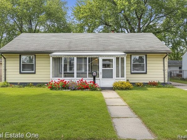 26641 Ridgemont Street , Roseville, Mi 48066