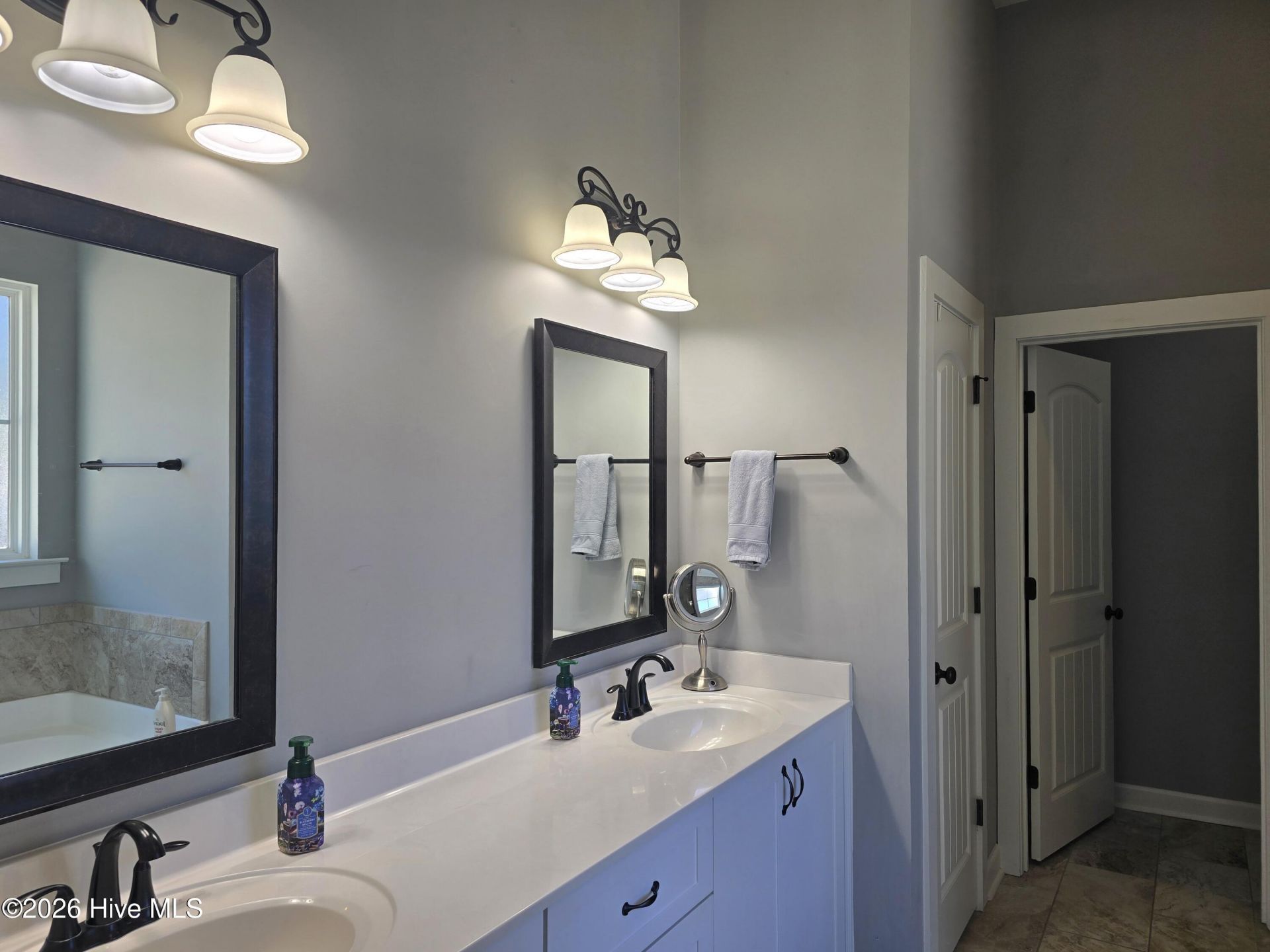 2016 Edenberry Row Photo 16