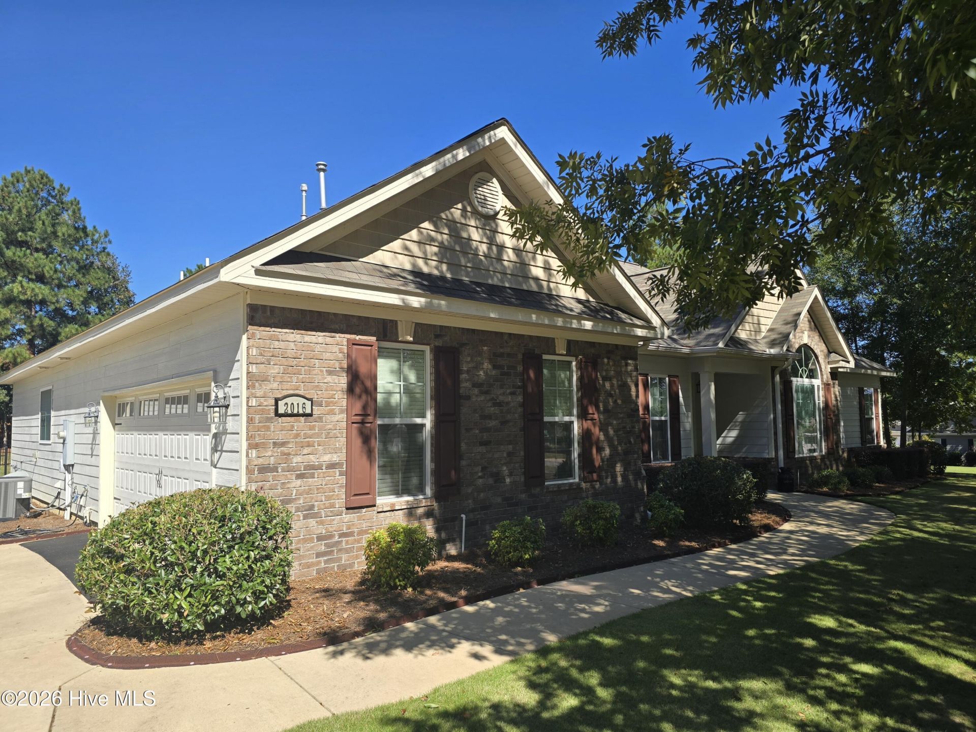 2016 Edenberry Row Photo 25