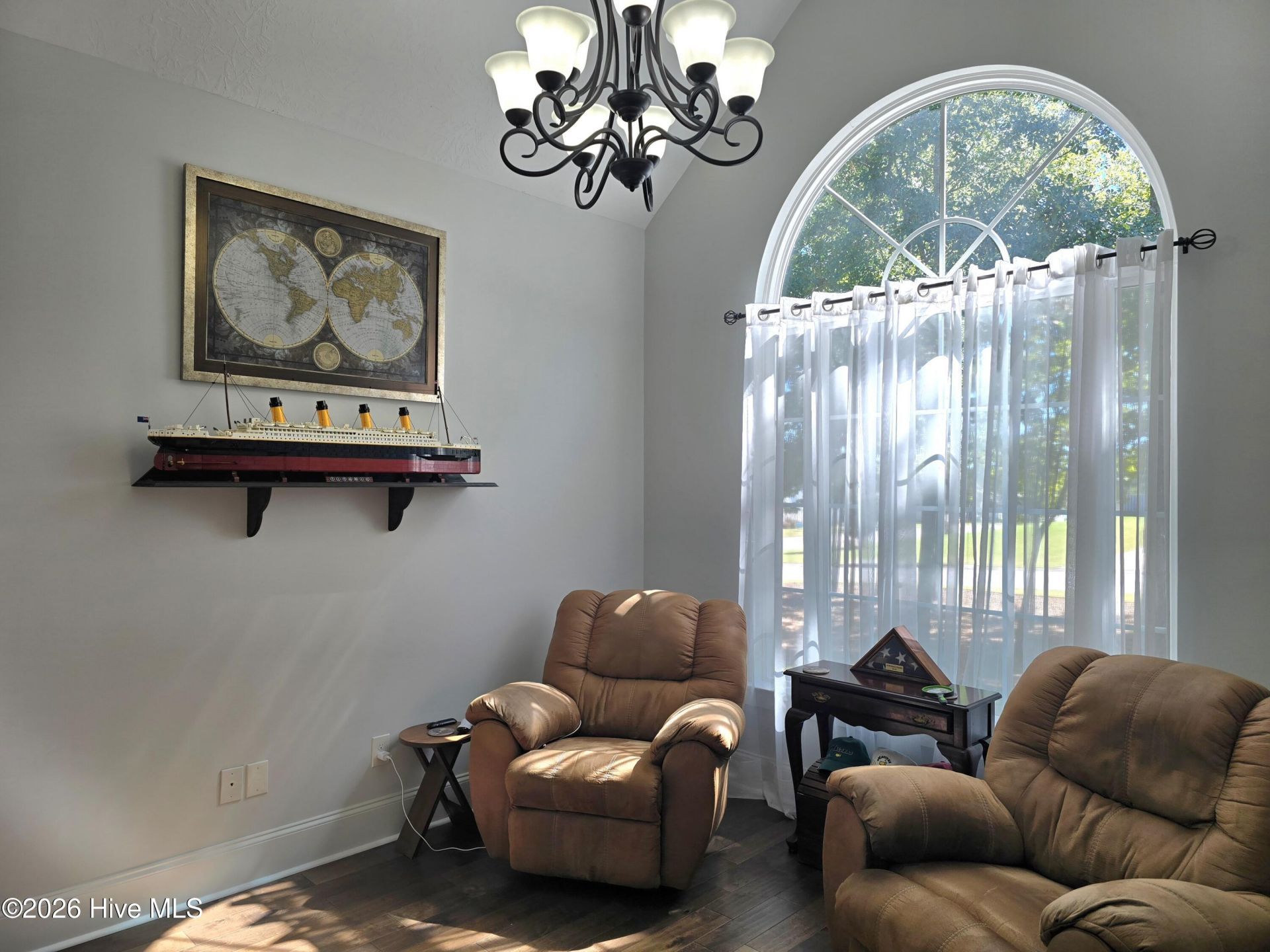 2016 Edenberry Row Photo 6