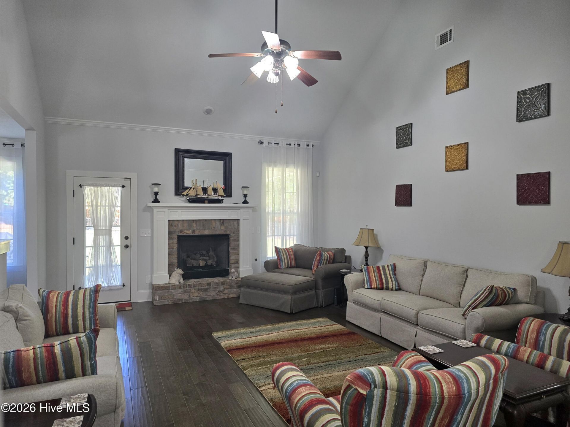 2016 Edenberry Row Photo 7