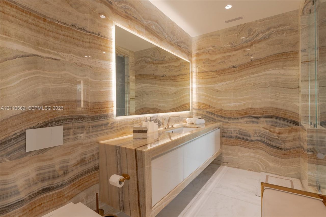 17901 Collins Ave , Unit 2704, Sunny Isles Beach, FL 33160 Photo