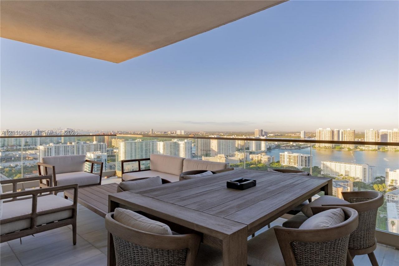 17901 Collins Ave , Unit 2704, Sunny Isles Beach, FL 33160 Photo