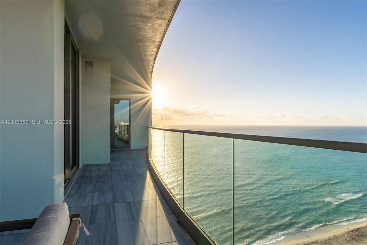 17901 Collins Ave , Unit 2704, Sunny Isles Beach, FL 33160 Photo